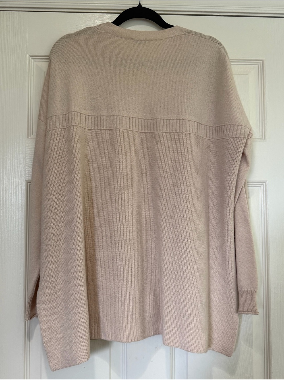 RIANI Luxury Beige V-Neck Cardigan - 50% Merino Wool, 30% Silk, 20% Cashmere- 16 - Picture 3 of 10